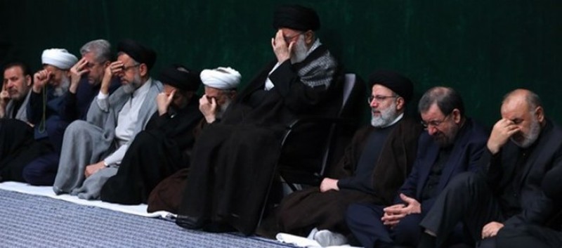 مراسم عزاداری با حضور رهبر معظم انقلاب در حسینیه امام خمینی