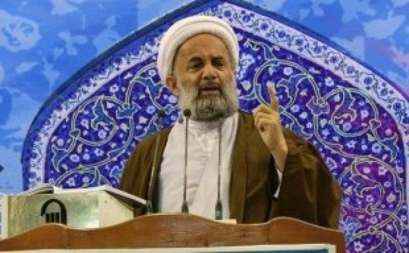 امام جمعه بابل: الحمدالله تمام مشکلات کشور حل شد و فقط مانده ورود زنان به ورزشگاه!