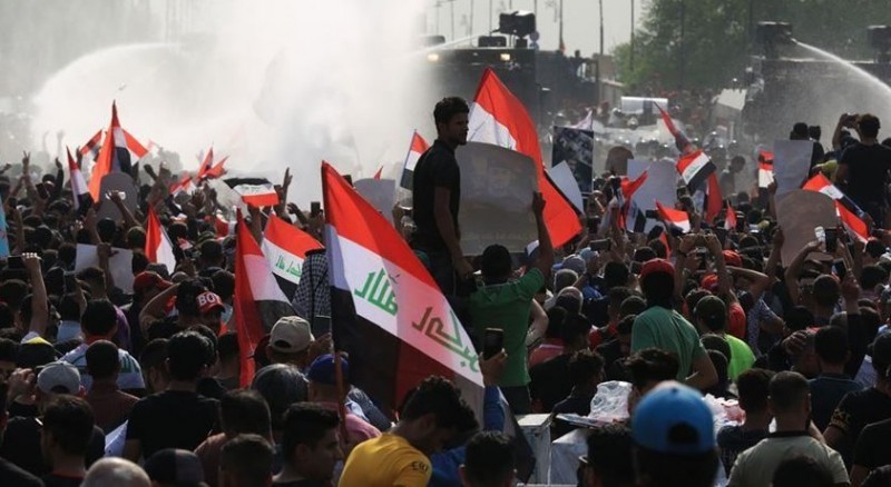 روایت خبرنگار بی بی سی از شعارهای ضدایرانی در عراق/ عکس