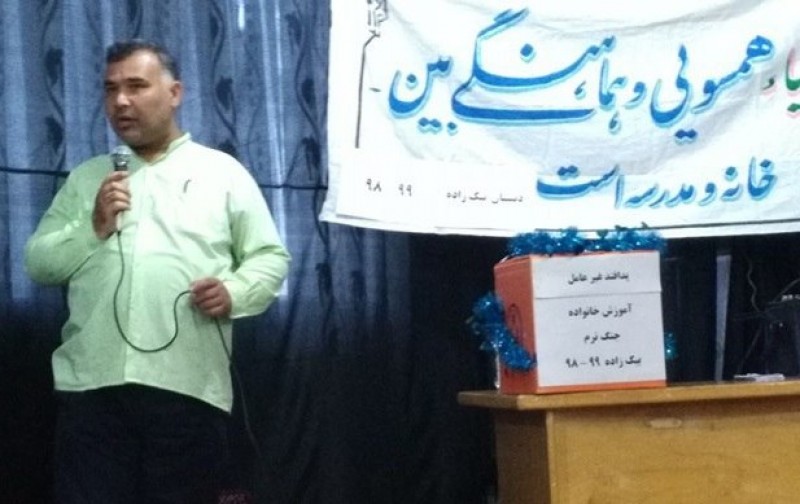 ترویج فرهنگ ایثار و شهادت جوانان کشور را در مقابل توطئه دشمنان بیمه میکند