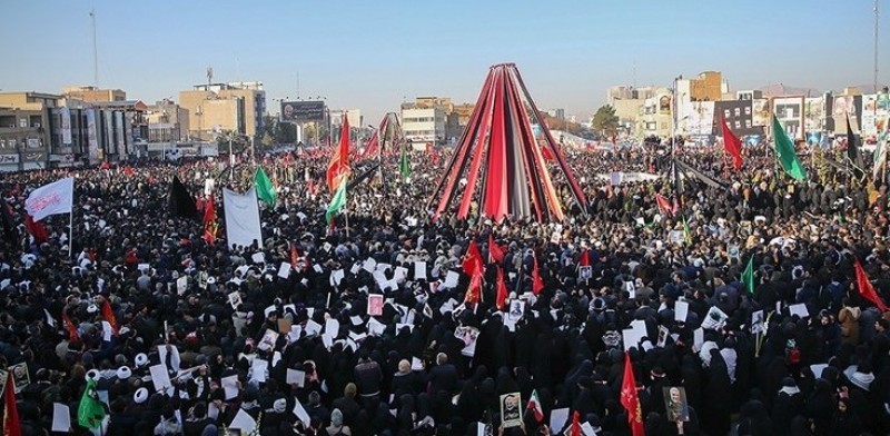 محشری برای استقبال از سردار حاج قاسم سلیمانی در کرمان به‌پا شد/ تصاویر