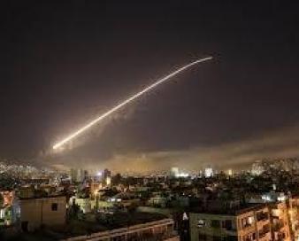 مقابله پدافند هوایی سوریه با اهداف متخاصم در لاذقیه