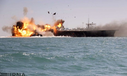 قدرت‌نمایی ایران در خلیج فارس و تمرینی برای انهدام ناو هواپیمابر امریکا