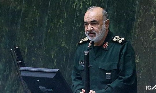 چه کسی باور میکند که یک ملت 40 سال در مقابل یک جهان قدرت بایستد