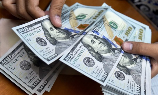 سقوط باورنکردنی دلار و سکه در بازار امروز تهران