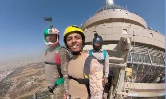 صحنه دلخراش سقوط چترباز ایران/ فیلم