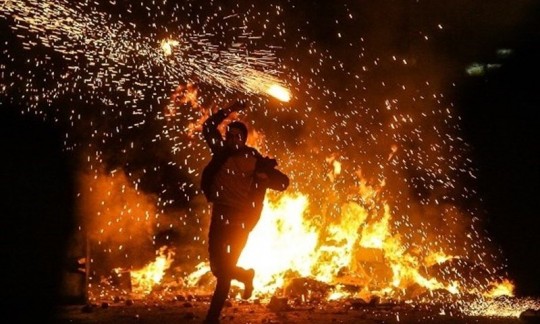 جشن عجیب آتش بازی در تهران!/ فیلم