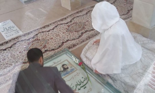 آغاز زندگی مشترک زوج بابلی بر سر مزار شهید مدافع حرم
