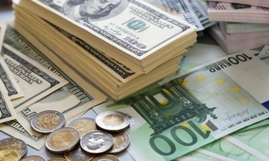 قیمت دلار در بازار روز دوشنبه ۱۵ شهریور +نرخ رسمی ارز در بانک مرکزی