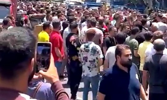 تجمع اعتراضی در سه راه امین حضور تهران +فیلم