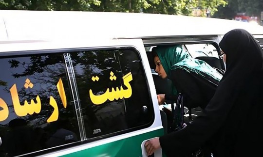 اعتراض نماینده مردم تهران به برخورد نامناسب ماموران گشت ارشاد