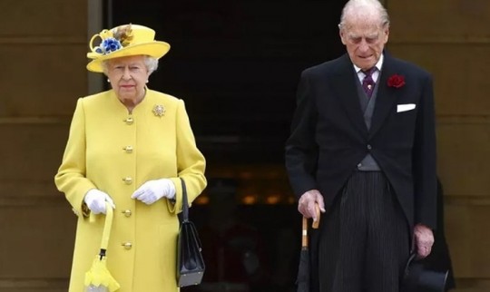 ملکه انگلیس سه سال کمتر از همسرش عمر کرد و در سن 96 سالگی مُرد +زندگی‌نامه