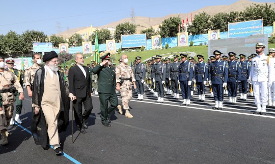 ملت ایران، مظلوم است، اما قوی است