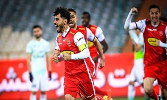 پرسپولیس همچنان با فاصله در صدر