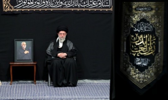 تصاویر آخرین شب مراسم عزاداری با حضور رهبر انقلاب در حسینیه امام خمینی(ره)