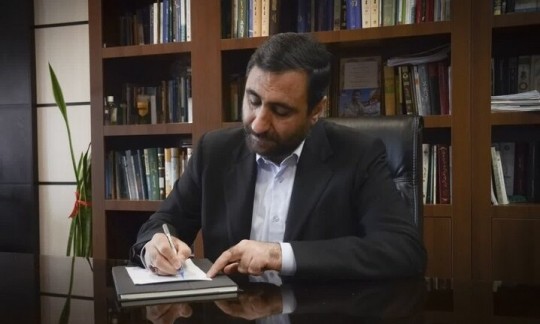 قلم مقدس، جایزه ای در تراز عمار