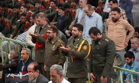 نماز جمعه امروز تهران با حال و هوای روز ارتش +تصاویر