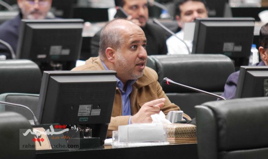 خضریان: نباید به غربیها امتیازات فراپادمانی بدهیم