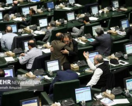 مالیات بر ارزش افزوده ۱۴۰۴ افزایشی نخواهد داشت؛ ۱۰ درصد باقی می‌ماند