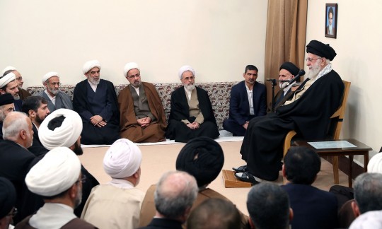 رهبر انقلاب: حوزه علمیه وام‌دار آیت الله جوادی آملی است