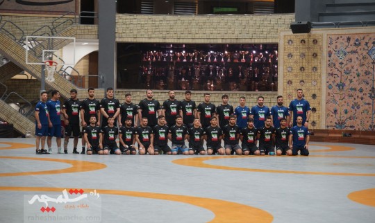 کشتی فرنگی ایران بر بام آسیا ایستاد