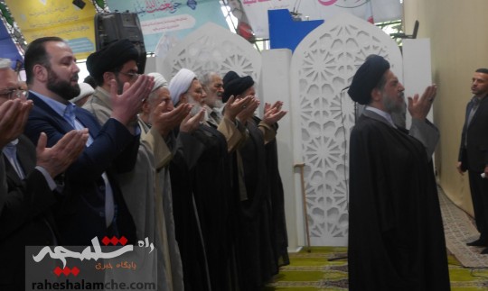 نماز جمعه 15 فروردین تهران برگزار شد +تصاویر