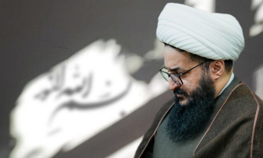 مقصر و غالی باید به حد وسط روی آورند