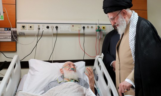 عیادت رهبر انقلاب از حضرت آیتالله نوری همدانی