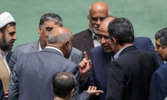 انتقاد شدید خضریان از وزیر کار، تعاون و رفاه اجتماعی